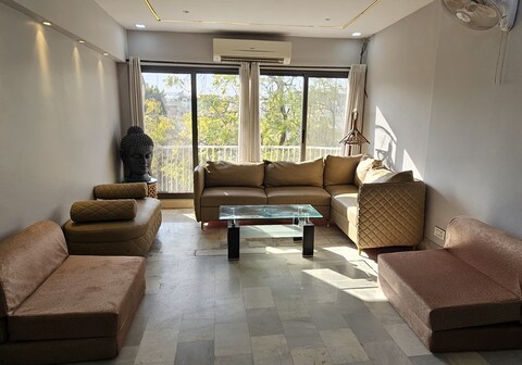 Infinity Homestays 2 - Luxe 2 BHK Flat Panchwati