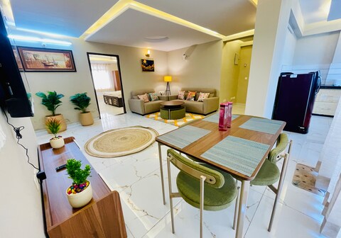 AIRPORT SKYHIGH LUXURIA APARTMENT