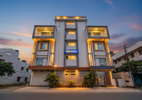 FabHotel Urban Classy