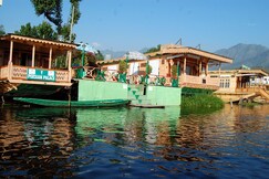 zahoora palace houseboat, Srinagar zahoora palace houseboat, Srinagar
