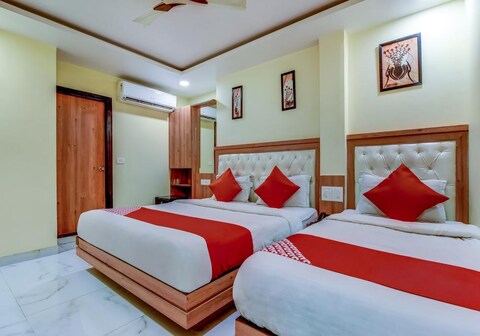 Sarthak Palace Hotel