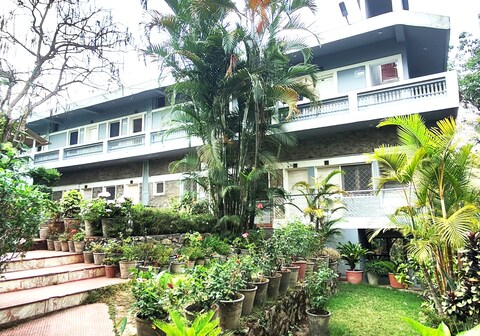 Hotel Rising Sun Retreat