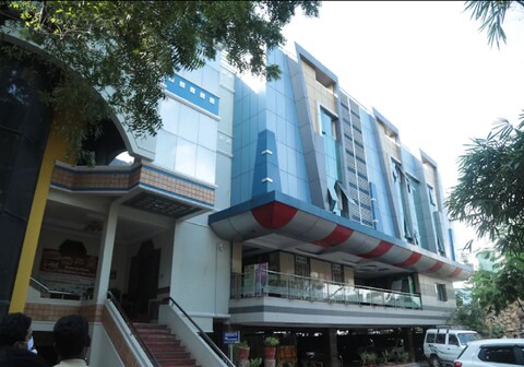 Hotel Selvies,Thiruvarur