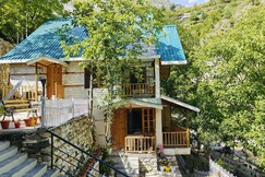 By The Brook - A Riverside Retreat, Gushaini By The Brook - A Riverside Retreat, Gushaini