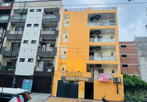 Hotel 7 Star Rohini Sector 20