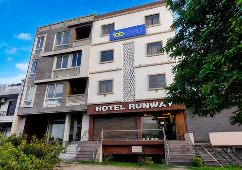 FabHotel Runway, Near Jawahar Circle - Patrika Gate
