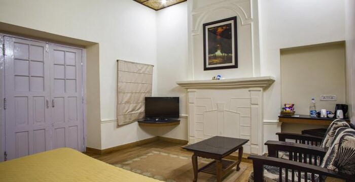 Hotel Alasia-200702011254125872 hotel alasia luxury room image3