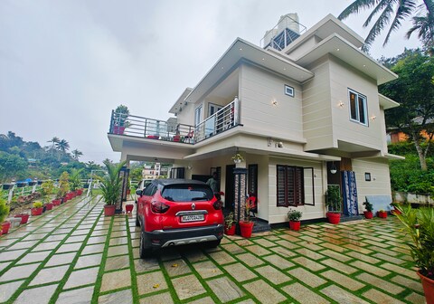 Munnar Crystal Paradise