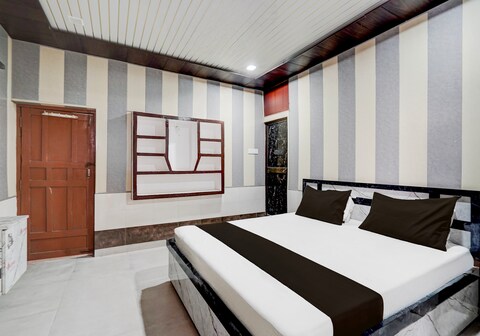 Hotel O Om Kaar Nath athithi newas