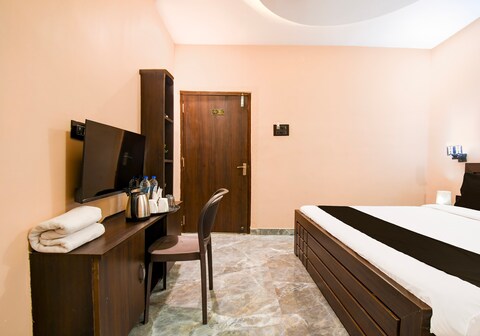 Hotel O M H Club And Resorts