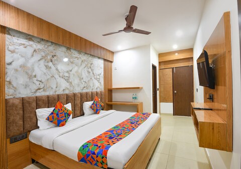 FabExpress Coco Tree