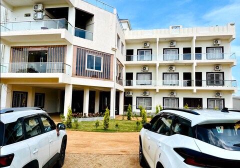 JHUMAR RESORT AND RESTAURANT