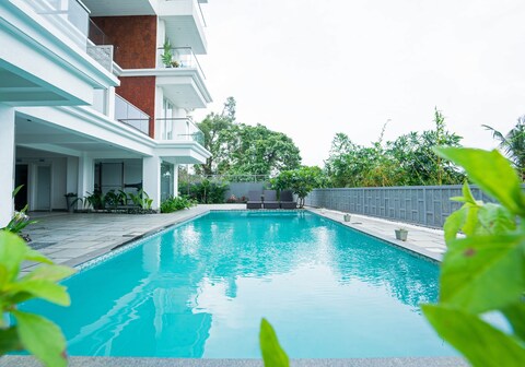 Super Luxurious 1bhk with Pool & Gym @ Calangute