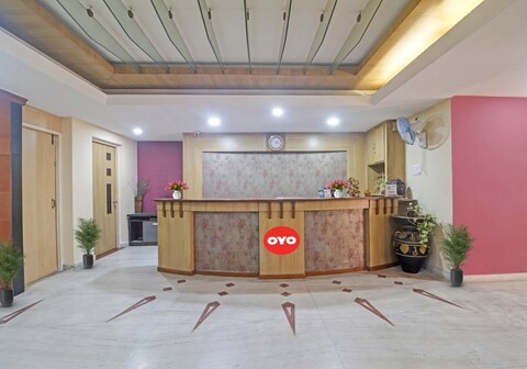 Hotel O Padmini Near Lakdikapool Metro Station