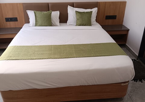 Hotel Dwarkesh homely stay