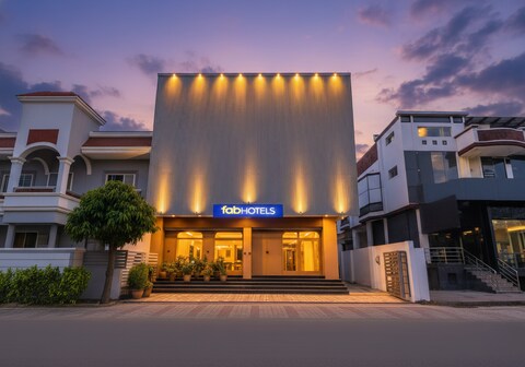 FabHotel Regal Inn