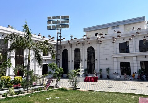 Hotel Divine Banaras(Resort)