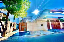 The White Outhouse (First Floor), Jaipur The White Outhouse (First Floor), Jaipur