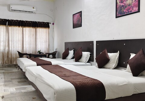 Hotel Katyani