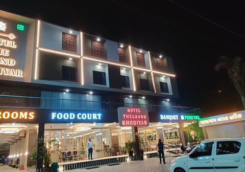 Hotel the grand Khodiyar