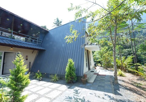 FARMHOUSE MANKULAM, Off-Munnar by STAY UNIK