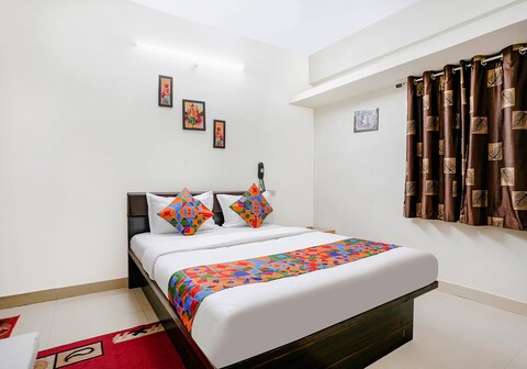 FabHotel Komfort Inn - Nr Twin Tower