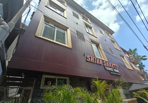 SIVASHAKTHI TOURIST HOME