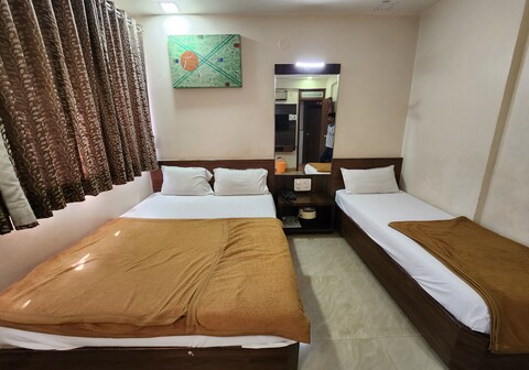 Hotel Sai Hariprasad