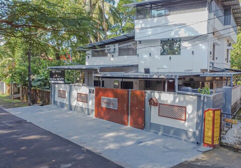 White House | Entire 6 BHK Villa