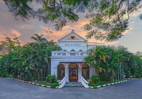 Royal Orchid Metropole