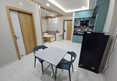 The Luxe Abode || Entire 1BHK Apartments with Attached Kitchen ||