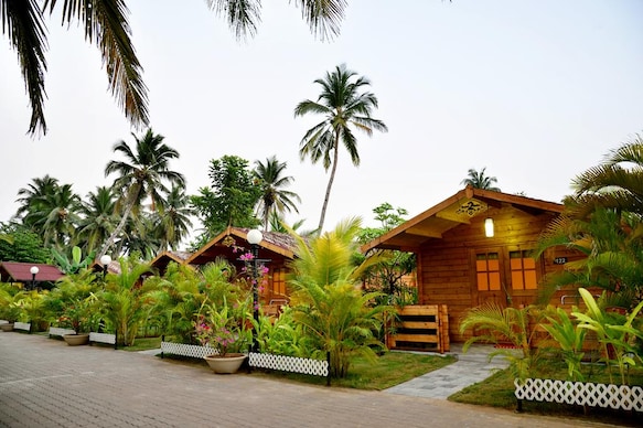 Majestic Beach Comforts-Beachfront