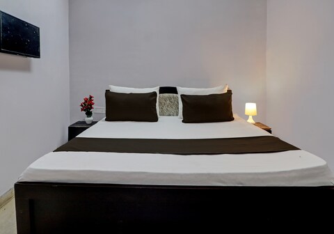 OYO 822781 Royal Paradise