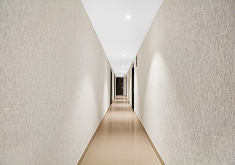 Super Townhouse Oak Hotel Lake View Royal Near Science City