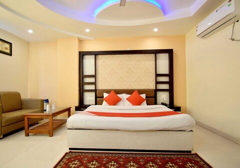 Collection O Hotel Kanta International