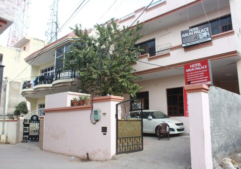 Hotel Arun Palace