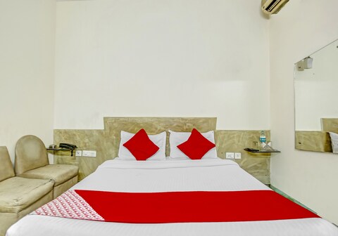 SPOT ON Hotel O Crown Continental