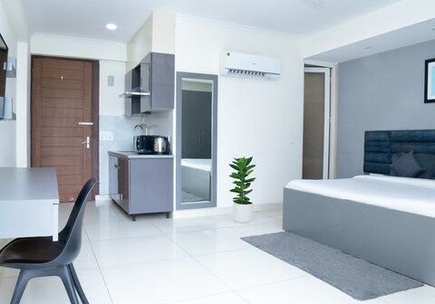 Housr Sector 27 Golf Course Road