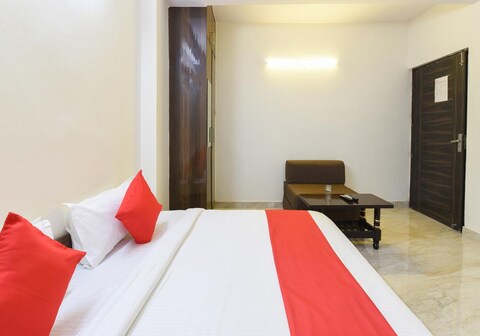 Hotel Silver Tree