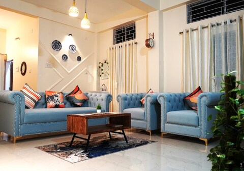 BeauMonde Boutique Suites - Azure Escape
