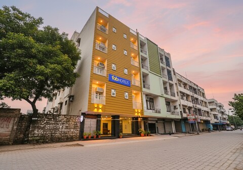 FabHotel Taugan Inn - Nr. Yashobhoomi Convention Centre