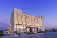 Viraj Sarovar Portico, Katra Viraj Sarovar Portico, Katra