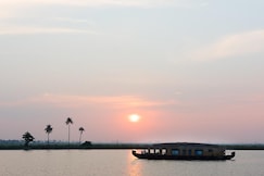 Xandari Riverescapes Houseboat, Alleppey Xandari Riverescapes Houseboat, Alleppey