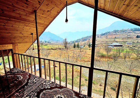 Apple Wood duplex Cottage Sainj