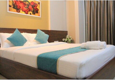 Bird Of Paradise - Hospitality