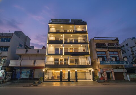 Hotel Sky Suites - Karkardooma