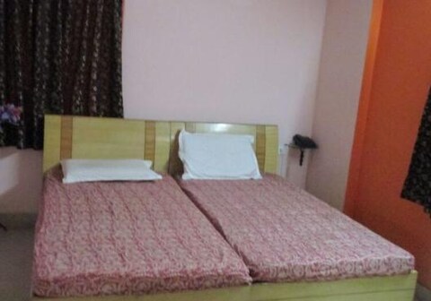 SRI GANESH SWATHI RESIDENCY