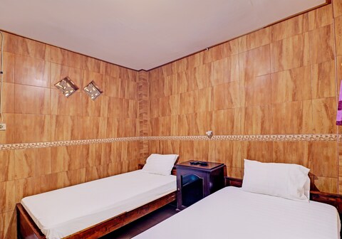 SPOT ON 92028 Hotel Surya