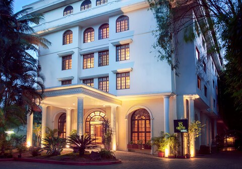 The Grand Magrath Hotel