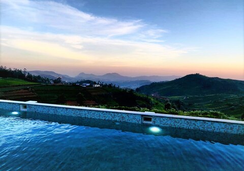 Mountain Trails | Rooms in a Pool Villa